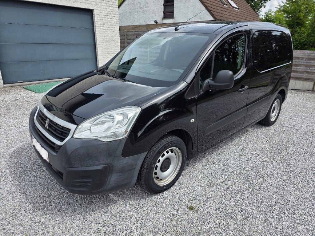 Partner 2018, 120PK 6vit, Auto's, Voorwielaandrijving, 4 deurs, Stof, Zwart