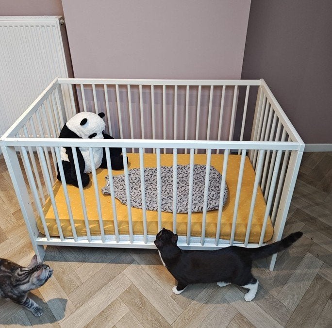 Wit babybedje / ledikant 60x120cm + matras en hoes, Kinderen en Baby's, Babywiegjes en Ledikanten, Gebruikt, Ledikant, Ophalen