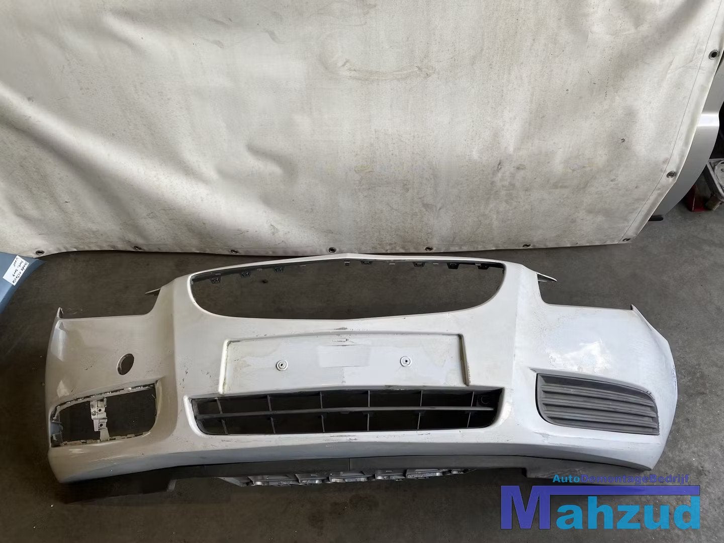 OPEL INSIGNIA A Wit voorbumper, Gebruikt, Voor, Opel Automobile GmbH, Kontakt@opel-infoservice.de
