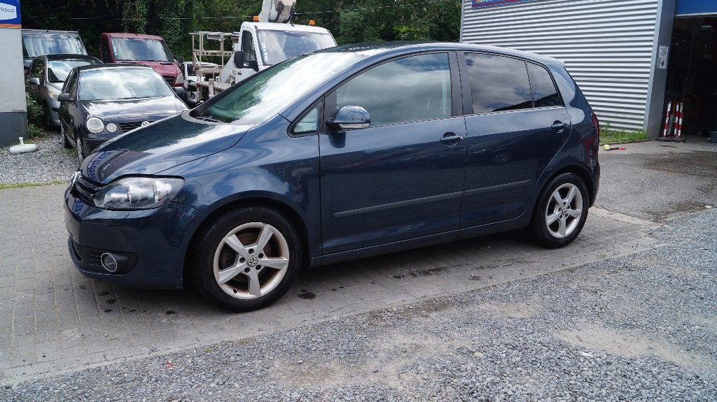 GOLF PLUS, Euro 5, Stof, Zwart, 4 cilinders
