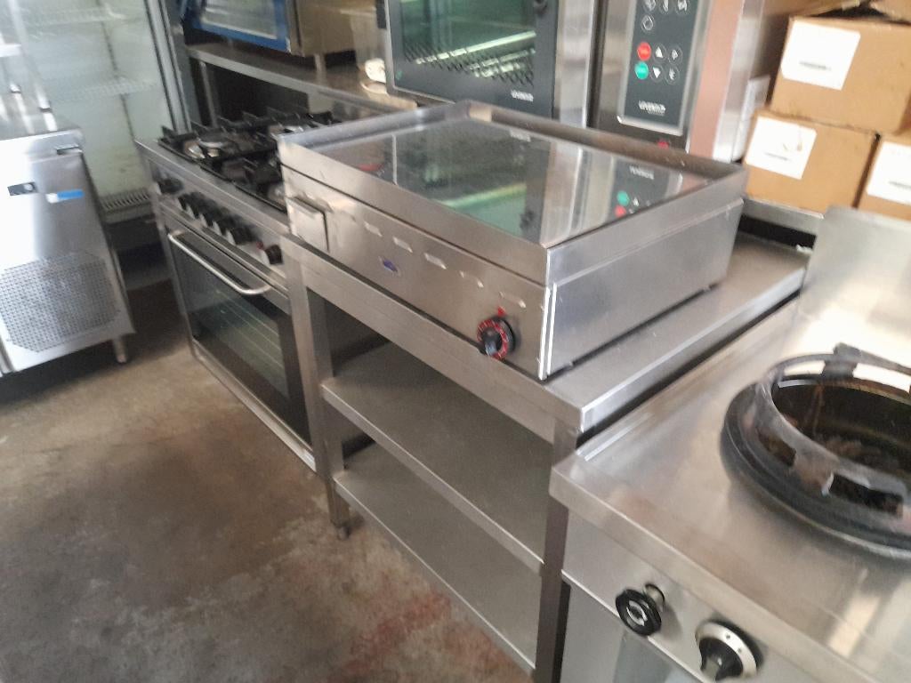 380v elektrisch fornuis/cateringapparatuur/spoelbak/tafel, Ophalen, Gebruikt, Elektrisch