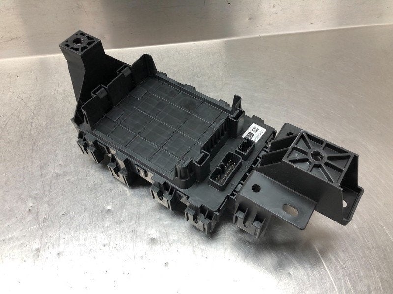 BOITIER FUSIBLES Suzuki Celerio (LF) (01-2014/-), Utilisé, Suzuki