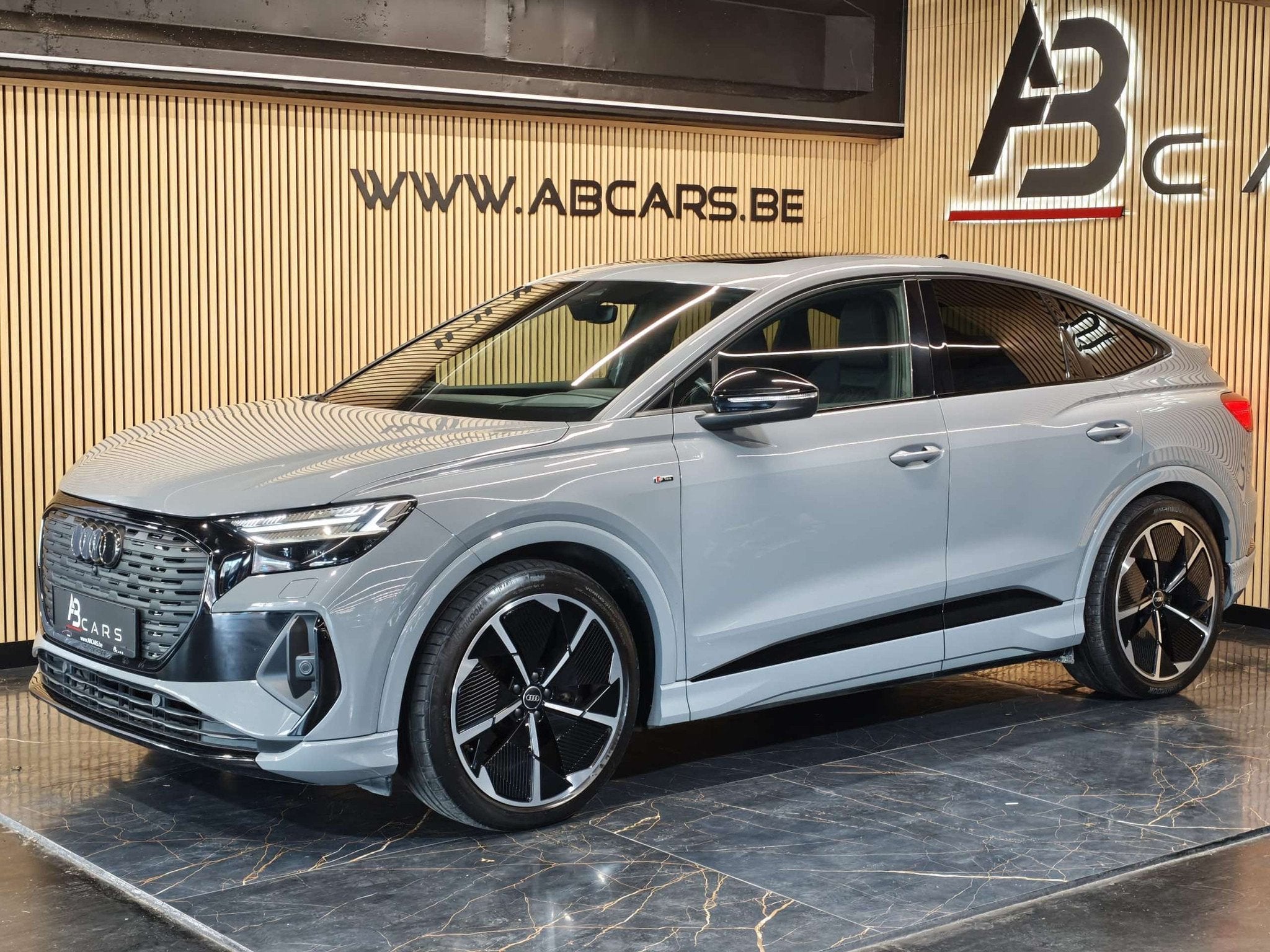 Audi Q4 e-tron 82 kWh 50 QUATTRO S LINE * GARANTIE 12 MOIS *, Autos, Cuir, Achat, Entreprise, Noir
