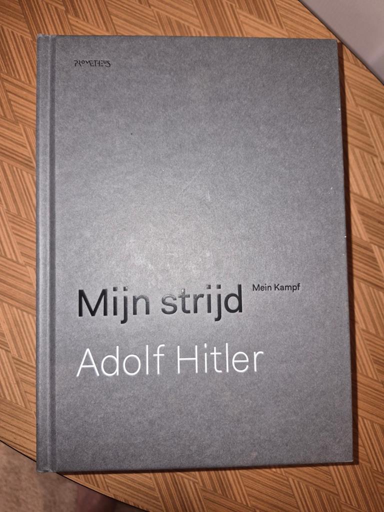Boek ´mijn strijd' van Adolf Hitler´. = Nieuwstaat., Boeken, Kunst en Cultuur | Fotografie en Design, Ophalen of Verzenden