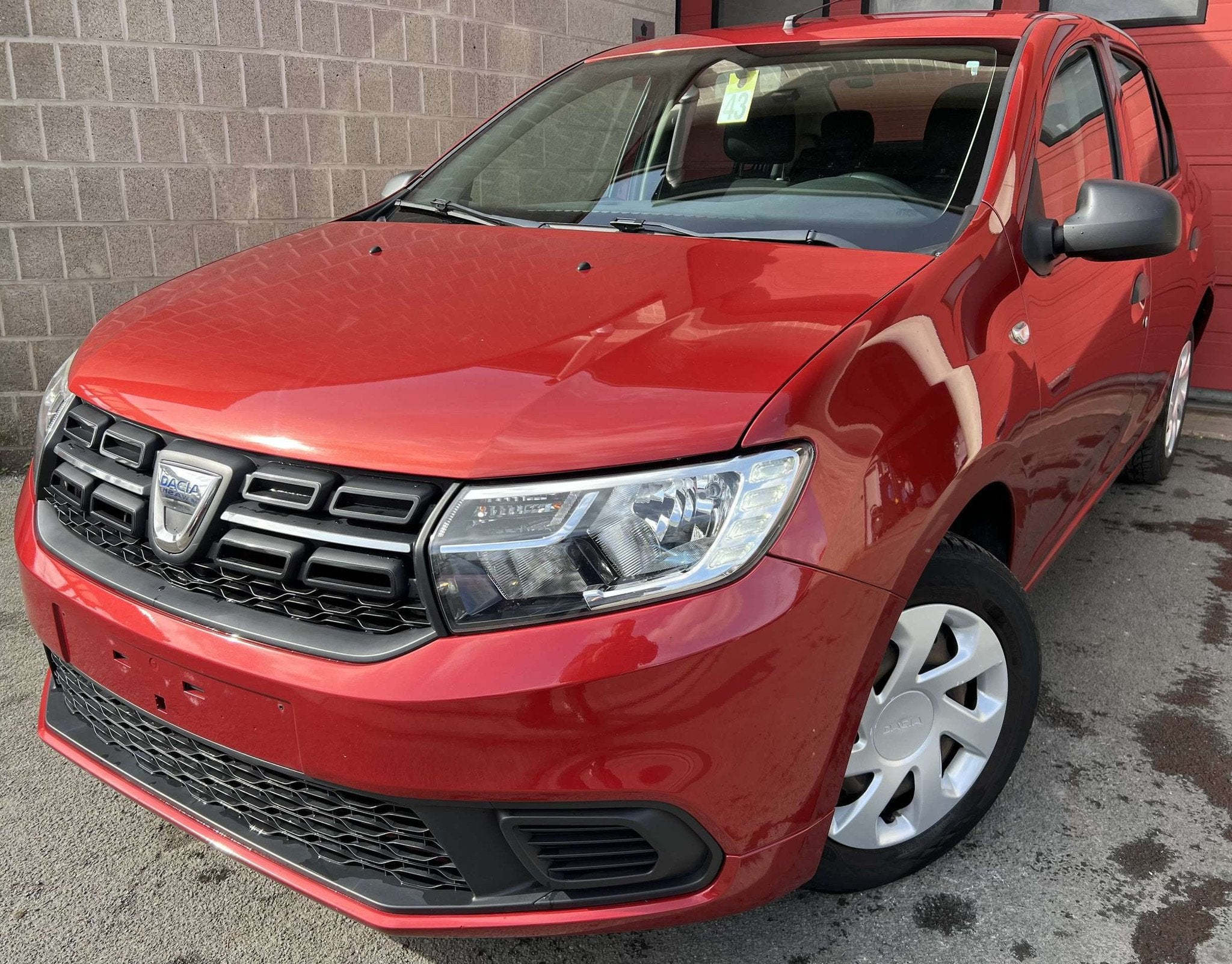 Dacia Logan 1.0i SCe Ambiance (bj 2018), 4 deurs, Gebruikt, 1505 kg, Logan