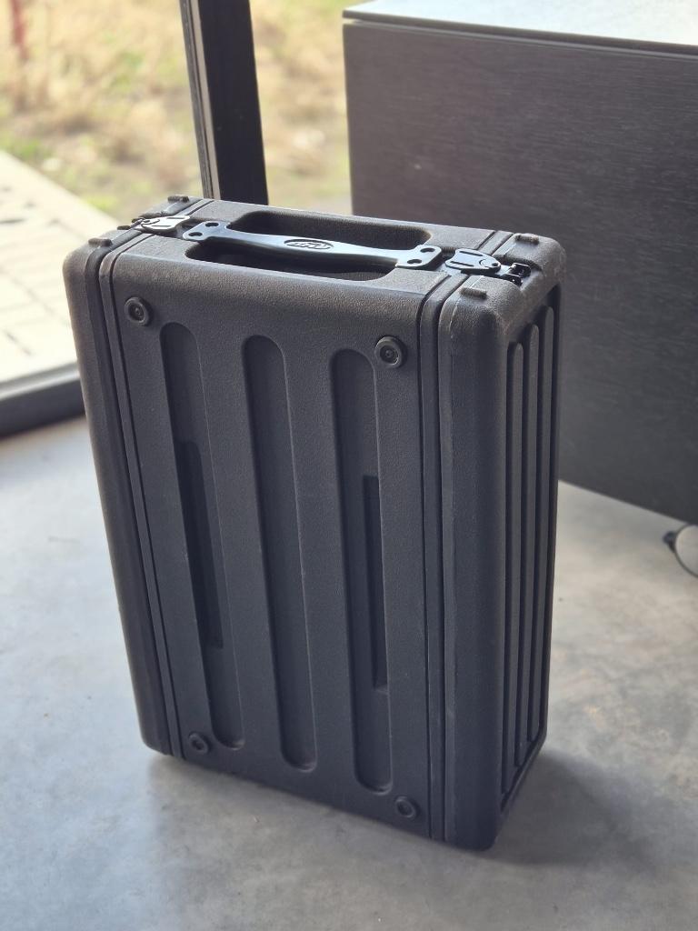 12x SKB flightcases / transportkoffers, Enlèvement, Utilisé