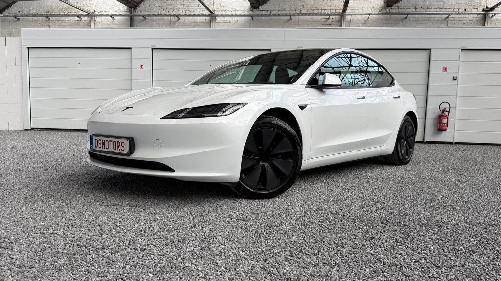 Tesla Model 3 RWD Highland | MY24 | LFP | Premium versie!, Autos, Achat, Noir, 0 cylindres, Automatique