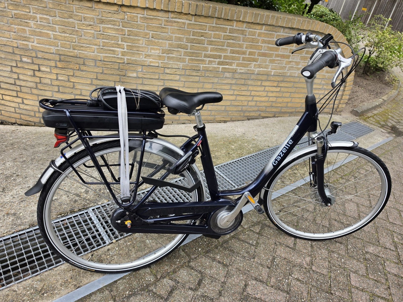 in nieuwstaat kleine maat Gazelle met Midden motor, Ophalen, Gazelle