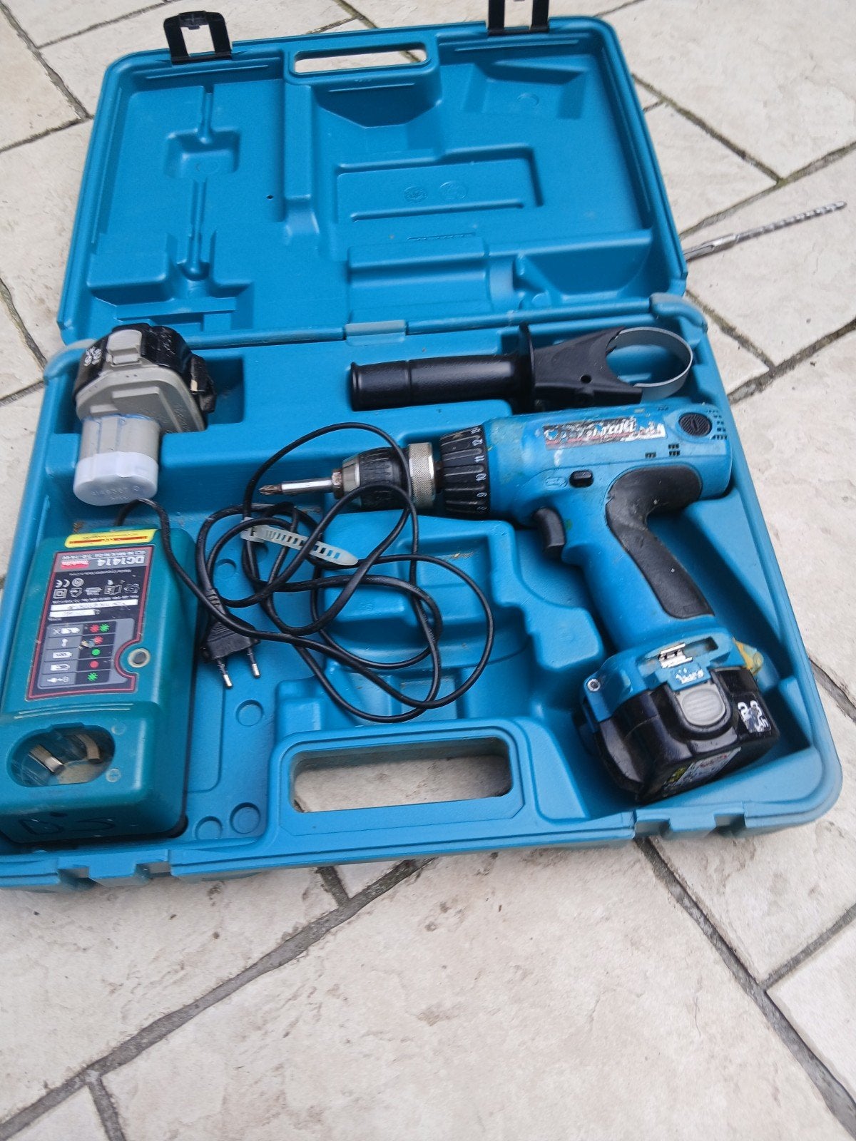 Makita vijsmachine 18V, Ophalen