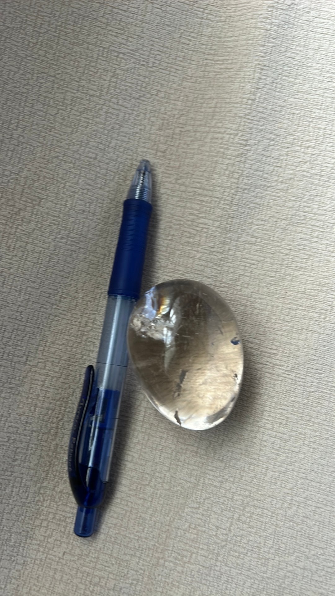 een gepolijst gerookt kwarts ei (of palmsteen), Ophalen of Verzenden, Mineraal