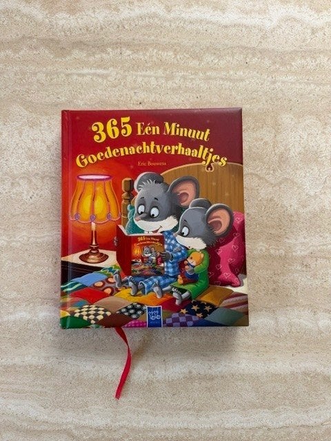 Boek "365 Eén Minuut Goedenachtverhaaltjes" (nr5082), Enlèvement ou Envoi, Comme neuf, 2 à 3 ans