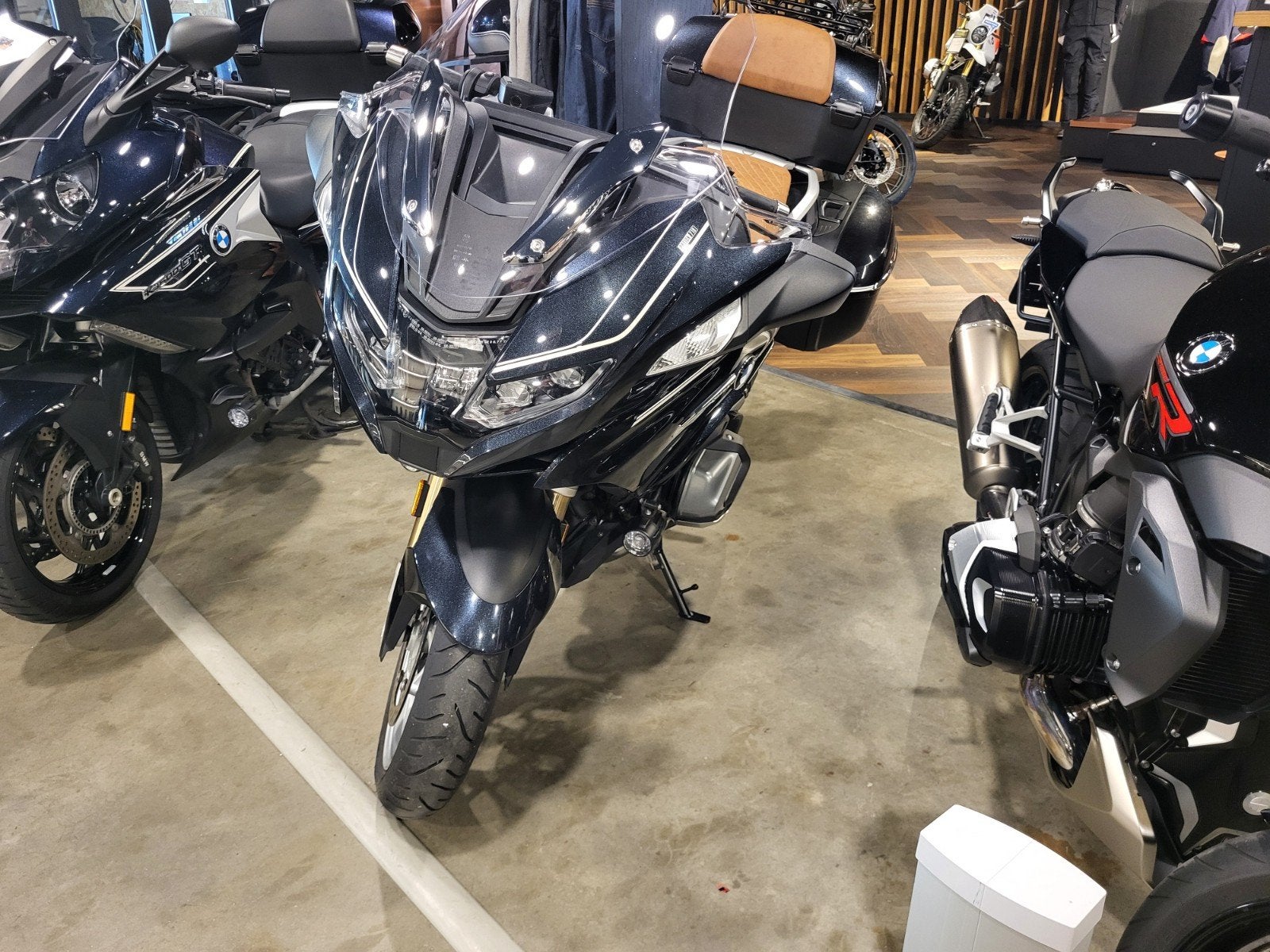 Bmw r1250rt de 2023 état neuf 2ans de garantie, Motoren