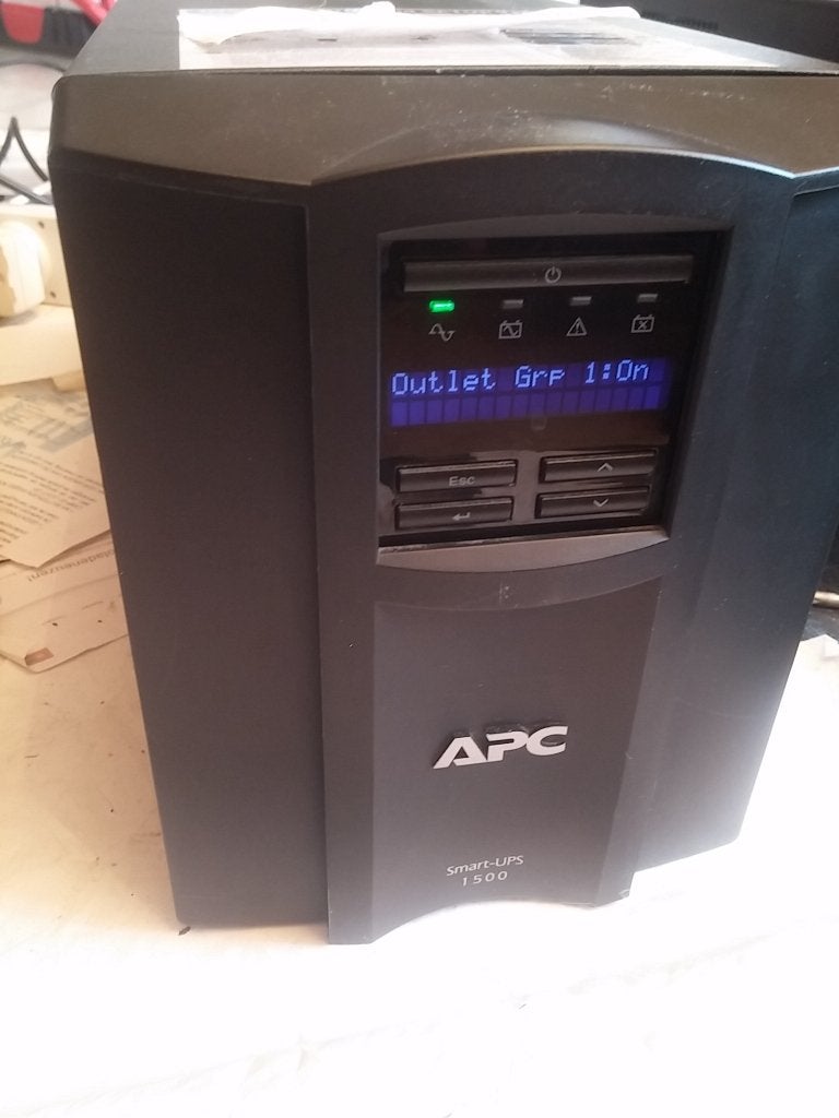 UPS APC SMT1500I-1.000W-new battery-sinus-getest, Ophalen of Verzenden, Gebruikt