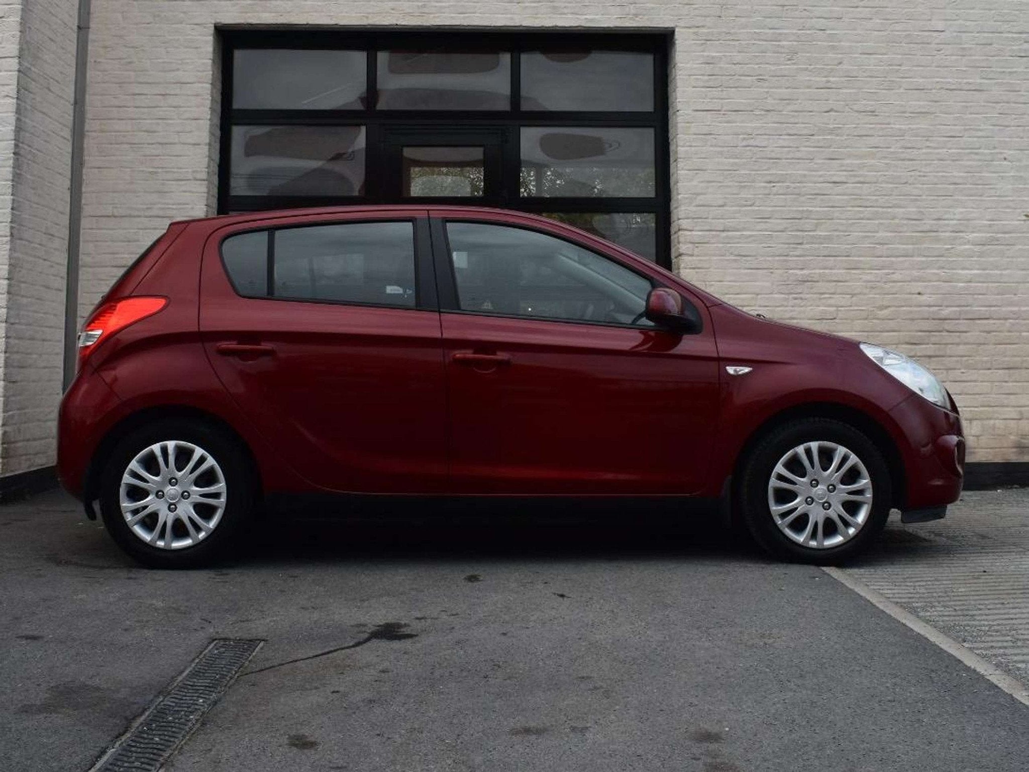 Hyundai i20 1.2i Lounge / Airco / Verw Zetels / Garantie, Auto's, Stof, Gebruikt, 4 cilinders, Sportstoelen