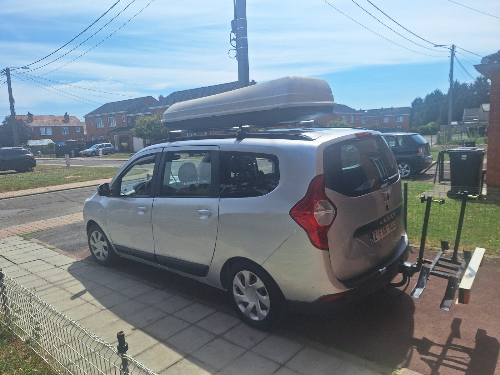 Dacia Lodgy 1.5dCi avec Papier Rose Pret Pour Vacances, Autos, Euro 5, Achat, Lodgy, Diesel