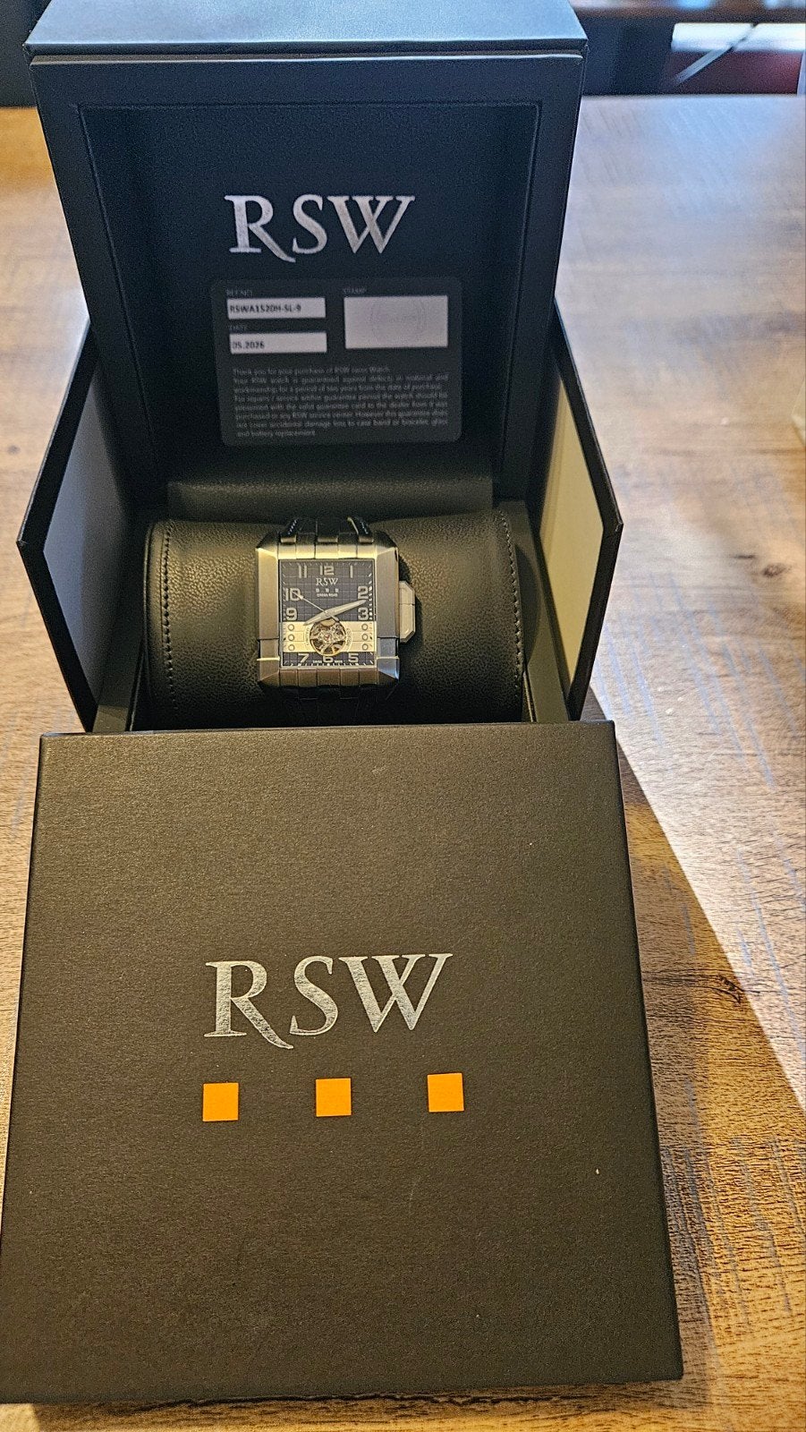 RAW, Bijoux, Sacs & Beauté, Montre-bracelet, Autres marques, Enlèvement ou Envoi, Cuir