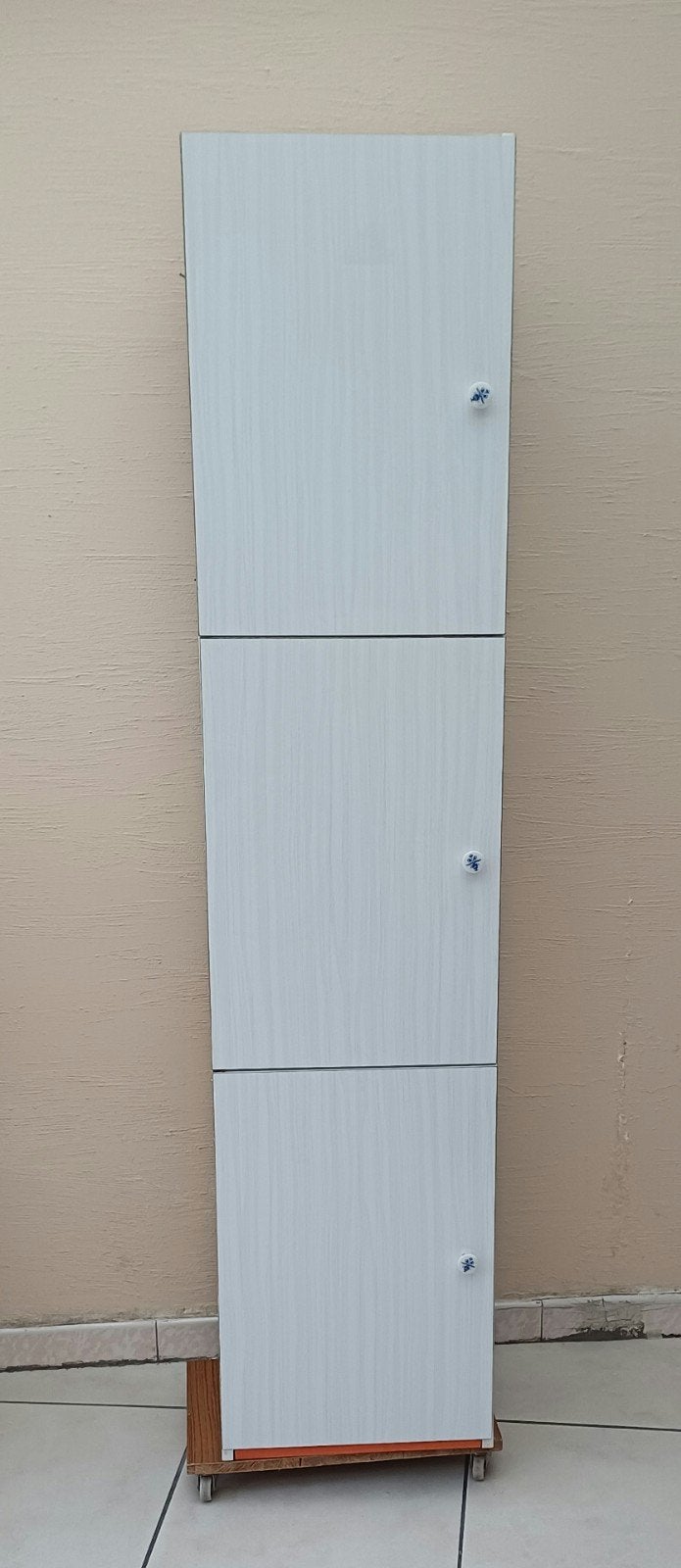 Meuble colonne, Enlèvement, Utilisé