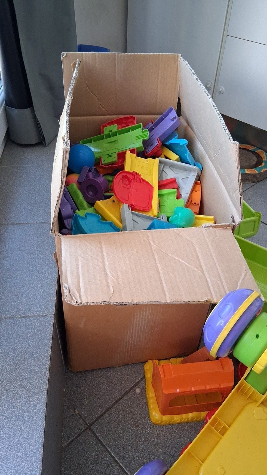 Toettoet autobaan met dorpjes, Enfants & Bébés, Jouets | Blocs de construction, Enlèvement, Utilisé, Autres marques