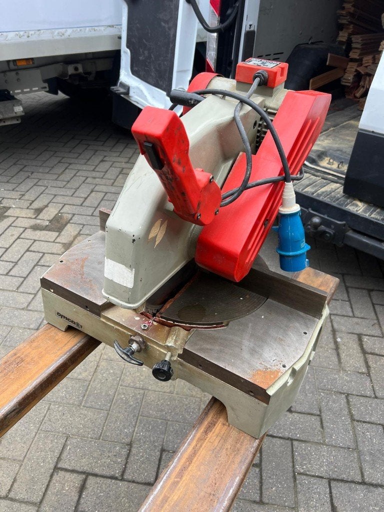 Industriële afkortzaag OMGA T 50 350, Doe-het-zelf en Bouw, Gereedschap | Zaagmachines, Ophalen, Gebruikt, Afkortzaag