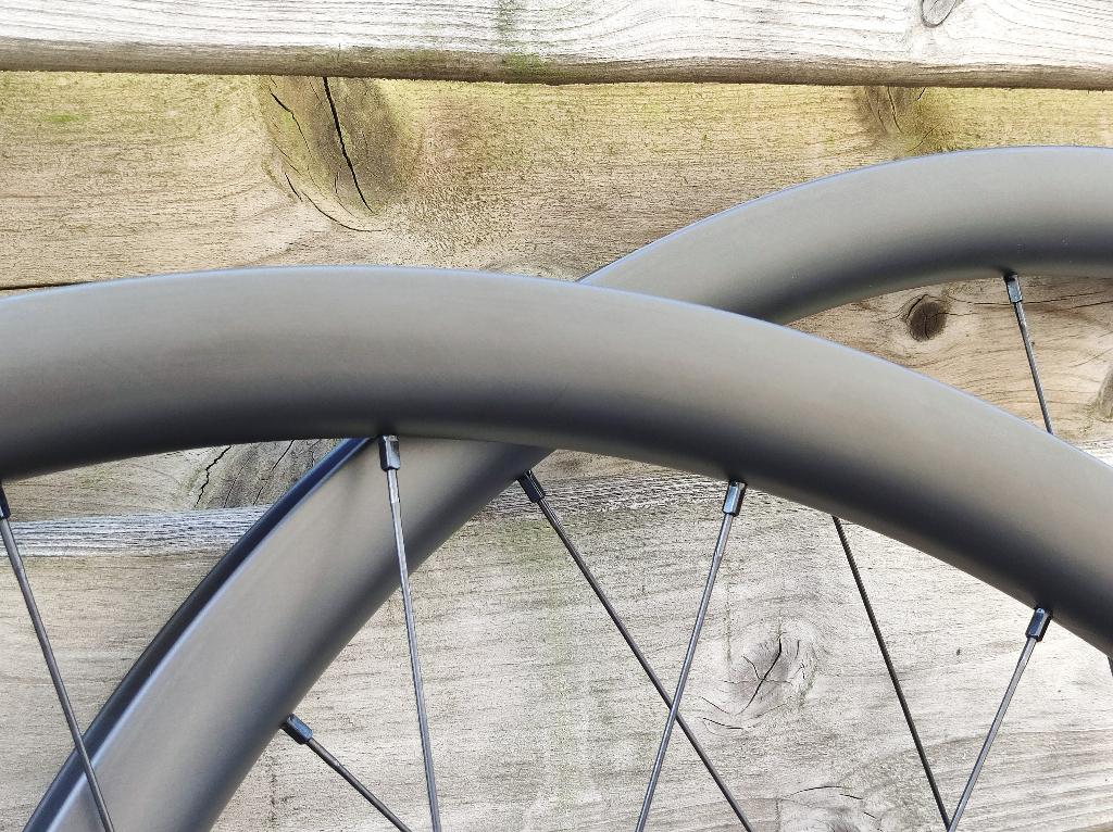 Nieuwe handgespaakte carbon gravel/race wielen. Amper 1285gr, Fietsen en Brommers, Ophalen of Verzenden, Nieuw, Wiel