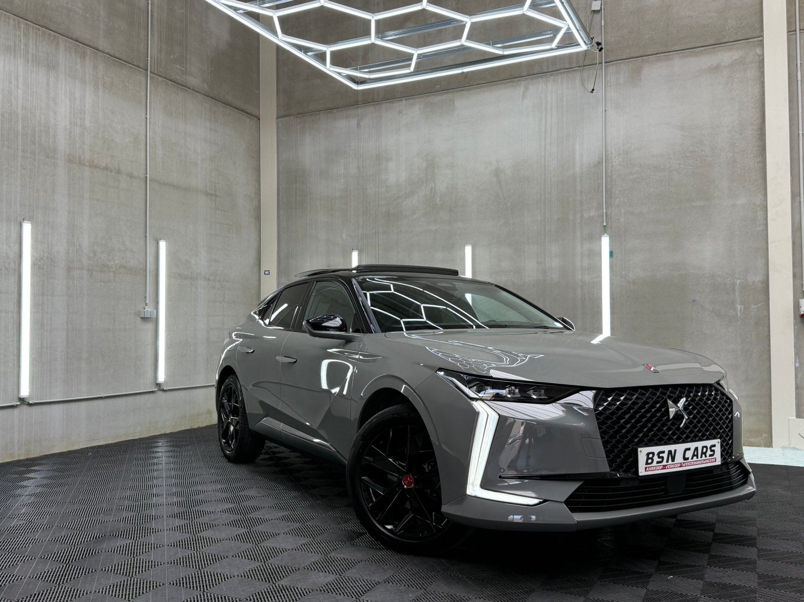 DS 4/PERFORMANCE LINE/PANO/360CAMERA/CARPLAY/ACC/LANE/GRNTIE, Auto's, 1199 cc, Alcantara, 5 zetels, 5 deurs