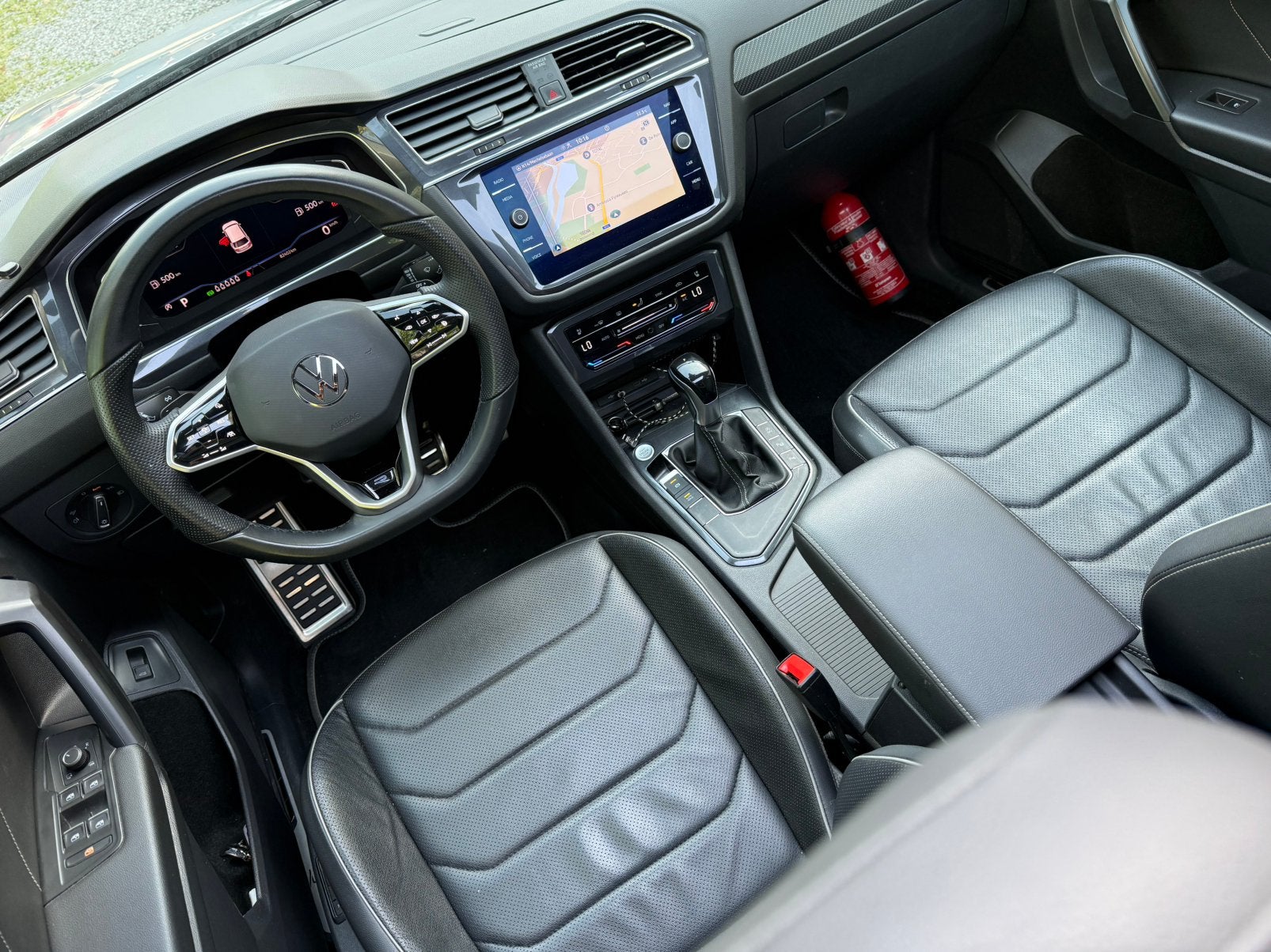 VW Tiguan 1.5 TSI R Line 2023 New Model In Ext - 7 zit Full, Auto's, Automaat, 1498 cc, Leder, Bedrijf