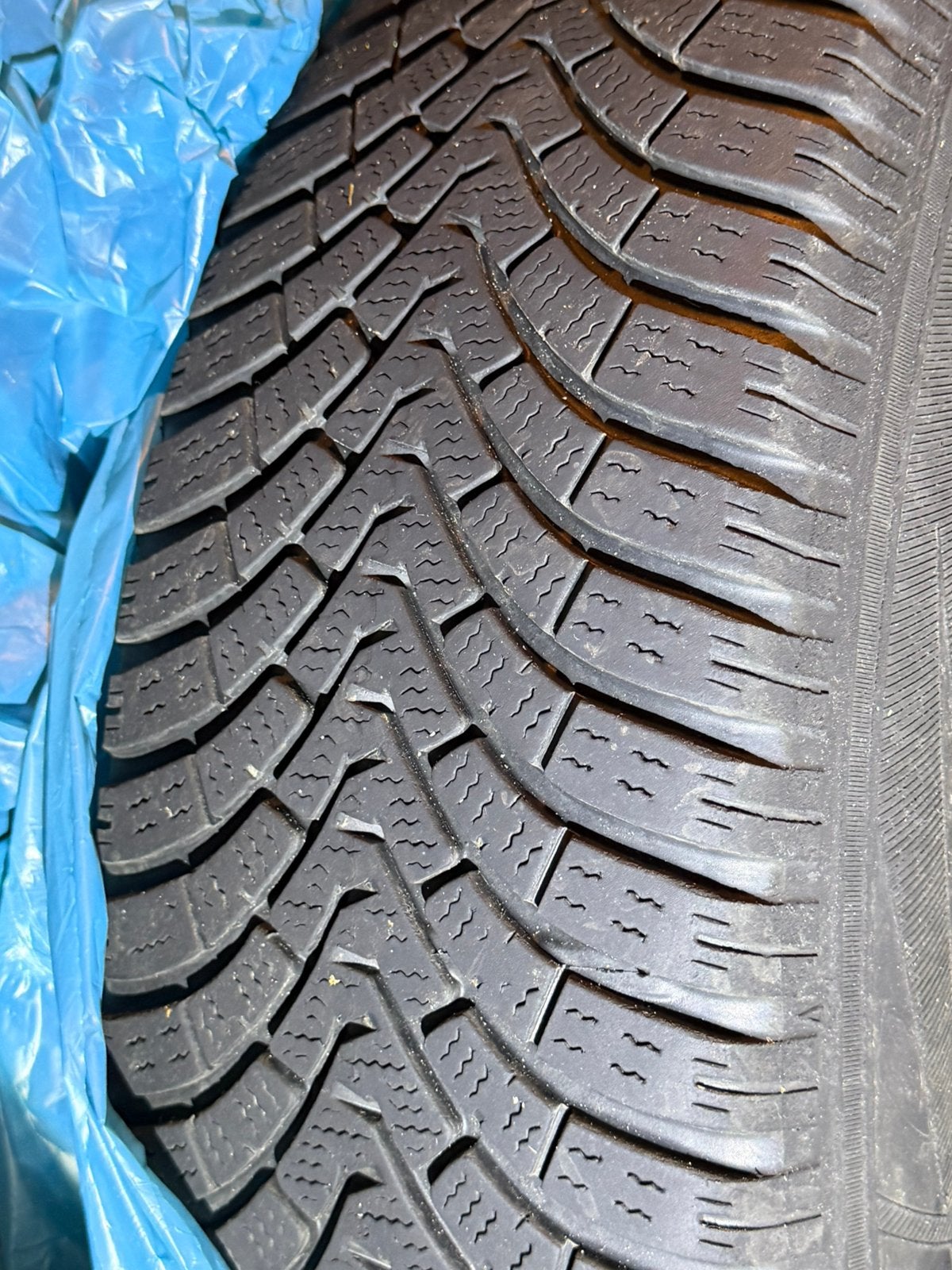 4 roues sur jantes alu et pneus hiver Falken, Autos : Pièces & Accessoires, Pneus et Jantes, Véhicule de tourisme, 17 pouces, Enlèvement