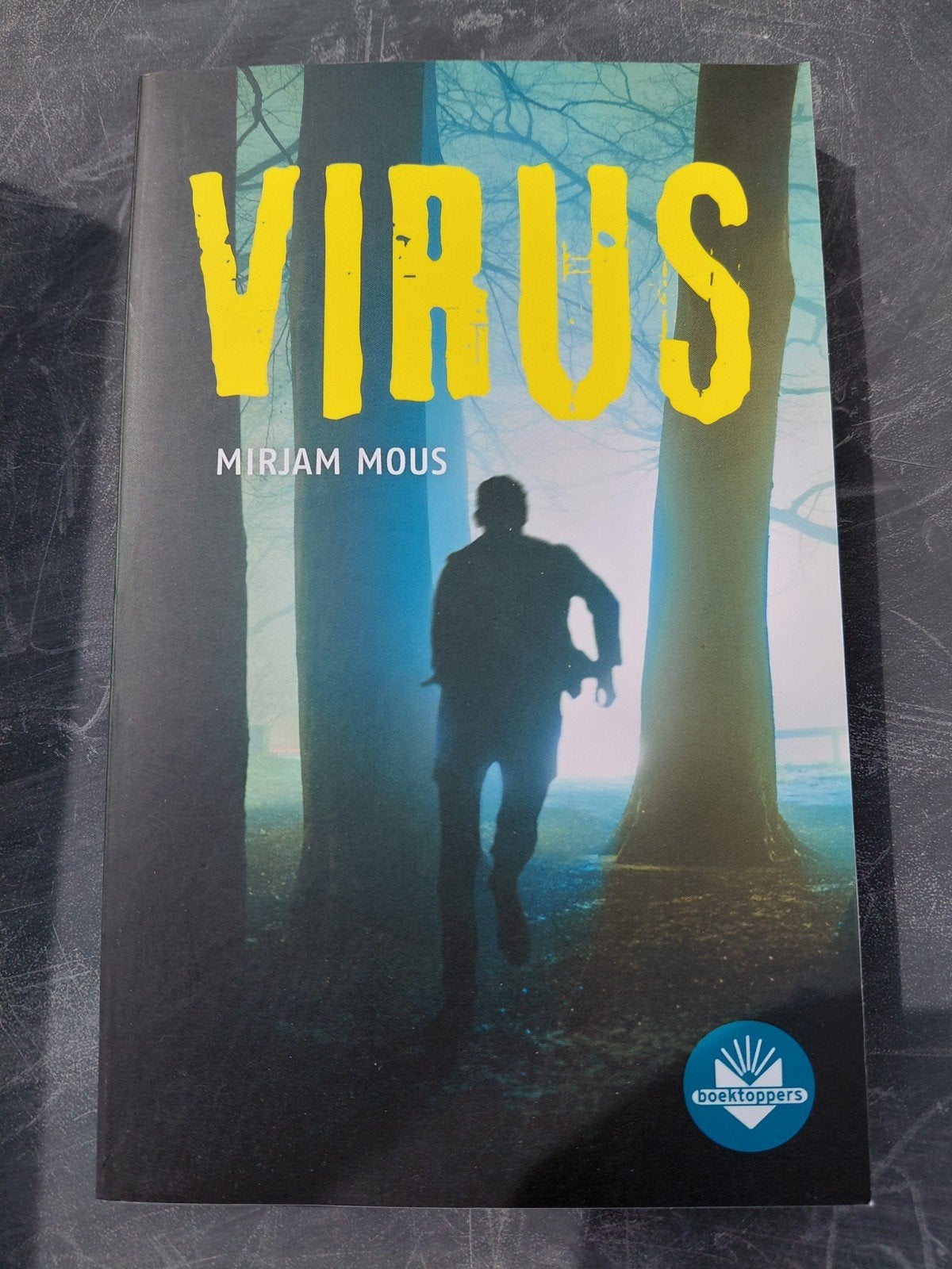 Virus - Mirjam Mous, Ophalen, Zo goed als nieuw
