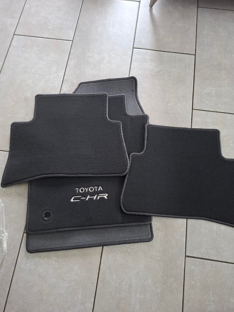 Tapis de sol toyota C-HR 2021-2026, Enlèvement