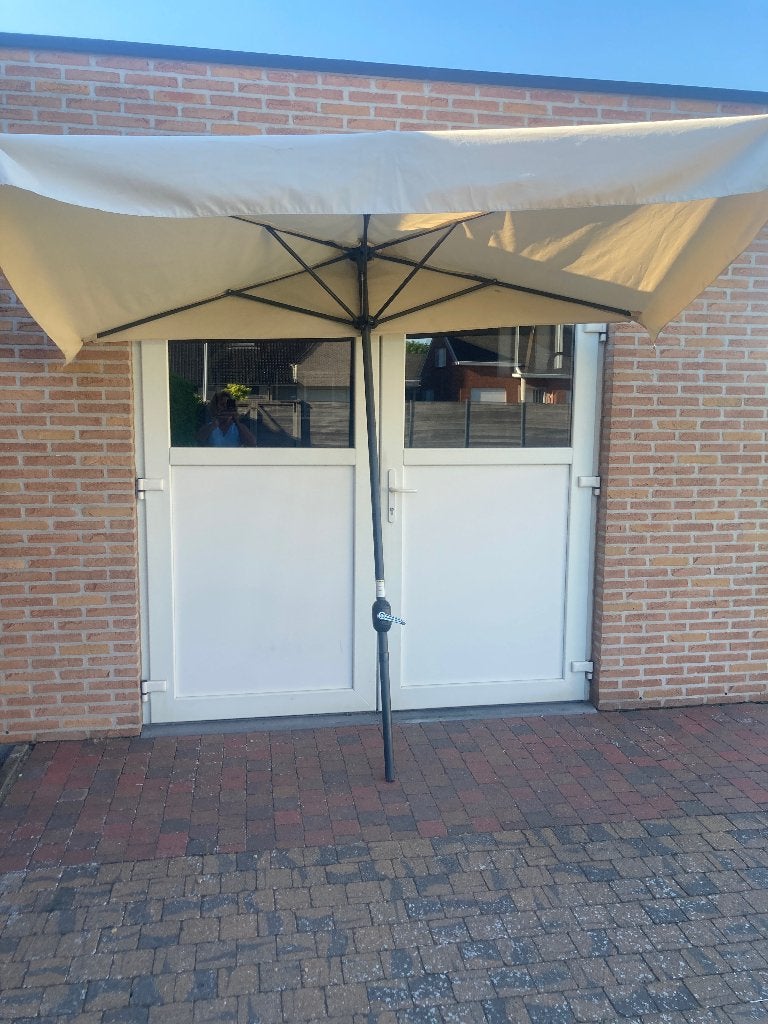 Halve zonneparasol, Tuin en Terras, Ophalen, Verstelbaar, 2 tot 3 meter, Zo goed als nieuw