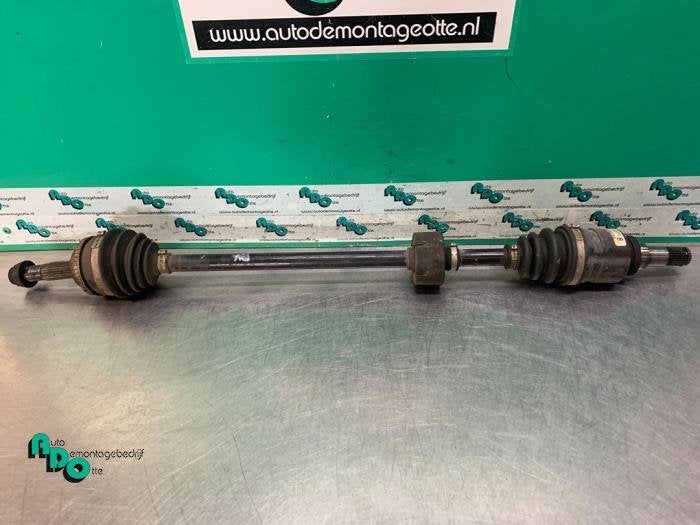 Arbre de transmission avant droit d'un Toyota Yaris (Yaris 1, -, 3 mois de garantie, Toyota, Utilisé