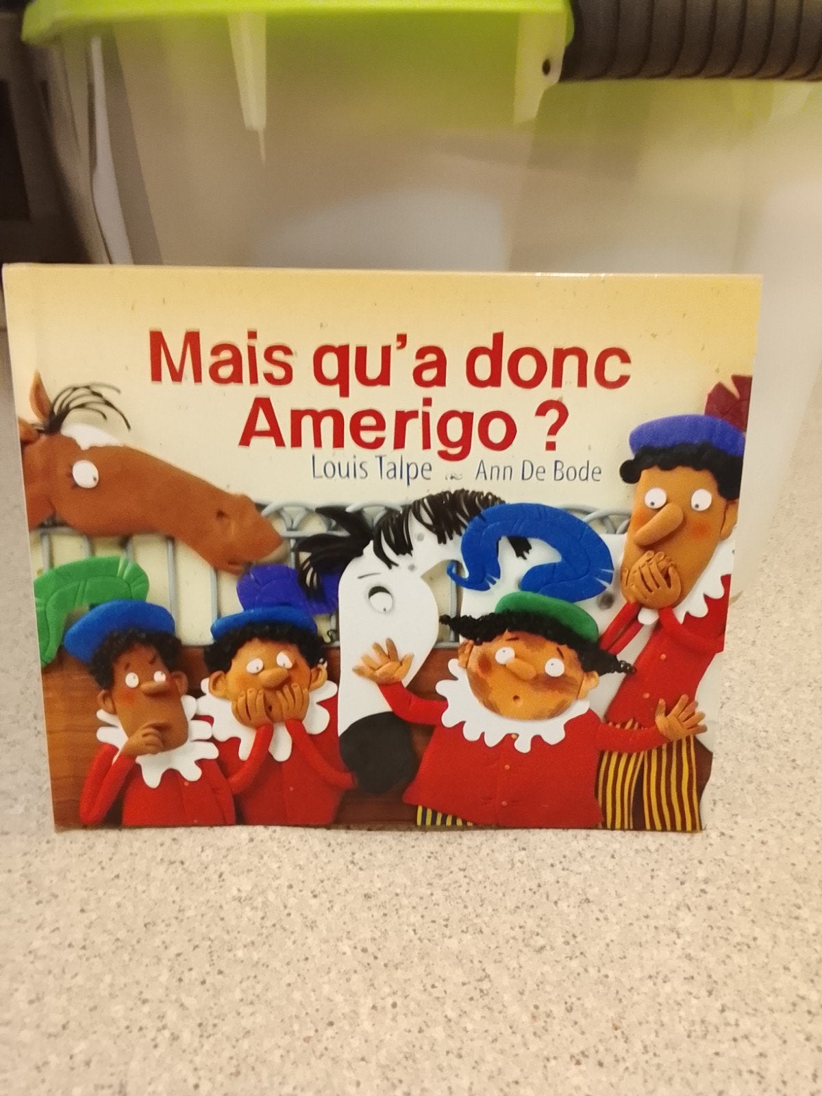 Mais qu'a donc Amerigo?, Boeken, Sprookjes en Fabels
