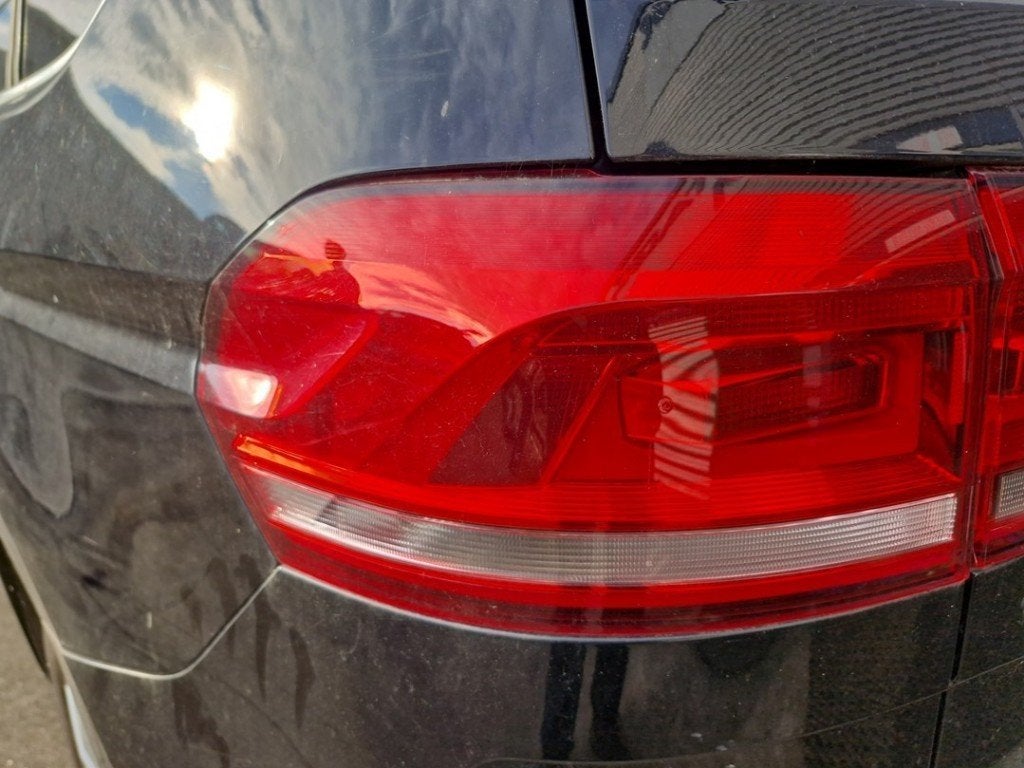 FEU ARRIÈRE GAUCHE Volkswagen Touran (5T1) (|5TA945095D|), Autos : Pièces & Accessoires, Volkswagen, Volkswagen AG, Utilisé, Kundenbetreuung@volkswagen.de