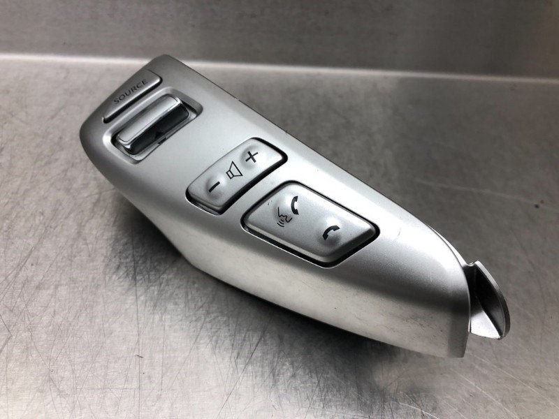 STUURWIEL SCHAKELAARS Nissan Note (E12) (01-2012/12-2016), Gebruikt, Germany@nissan-services.eu, Kronenweg 38
50389  Wesseling, DE