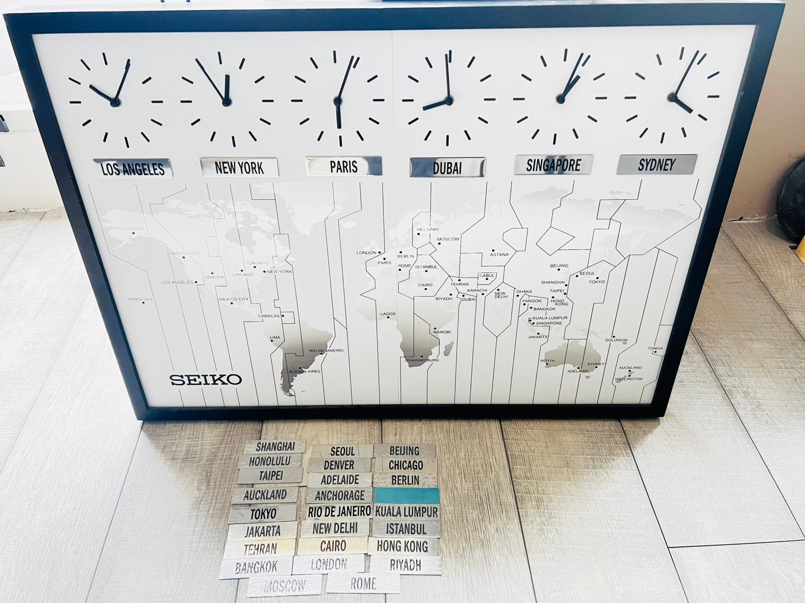 Seiko Wereldklok met Meerdere Tijdzones, Maison & Meubles, Enlèvement ou Envoi, Comme neuf