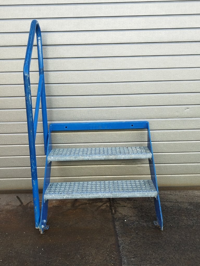 Metalen trap - opstap - 65 cm hoog x 80 cm breed, Doe-het-zelf en Bouw, Ophalen, Gebruikt, Trap, Metalen trap - traptreden