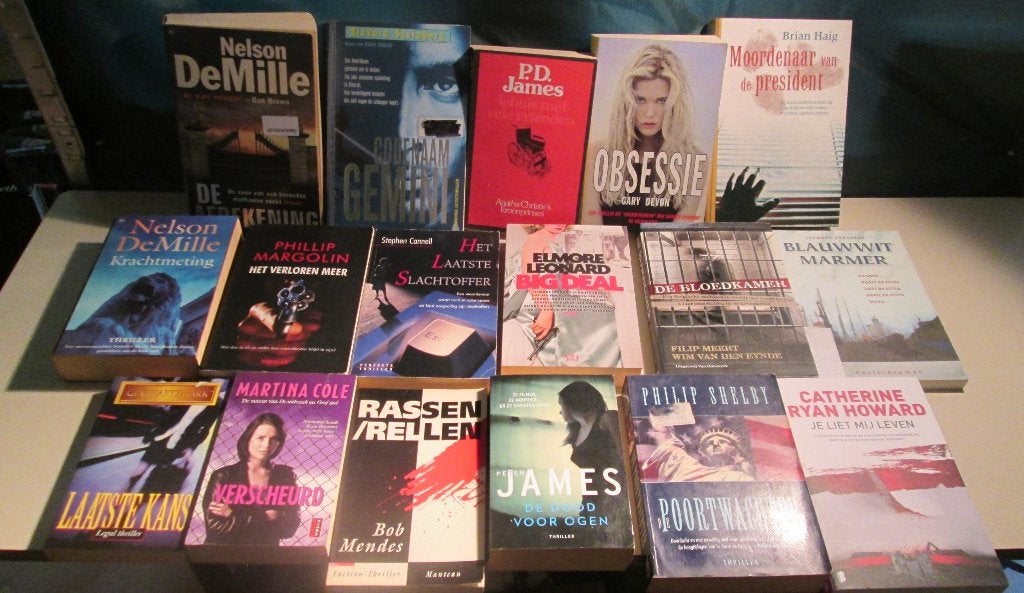 17 thrillers néerlandophones de premier ordre, Livres, Thrillers, Comme neuf, Enlèvement ou Envoi