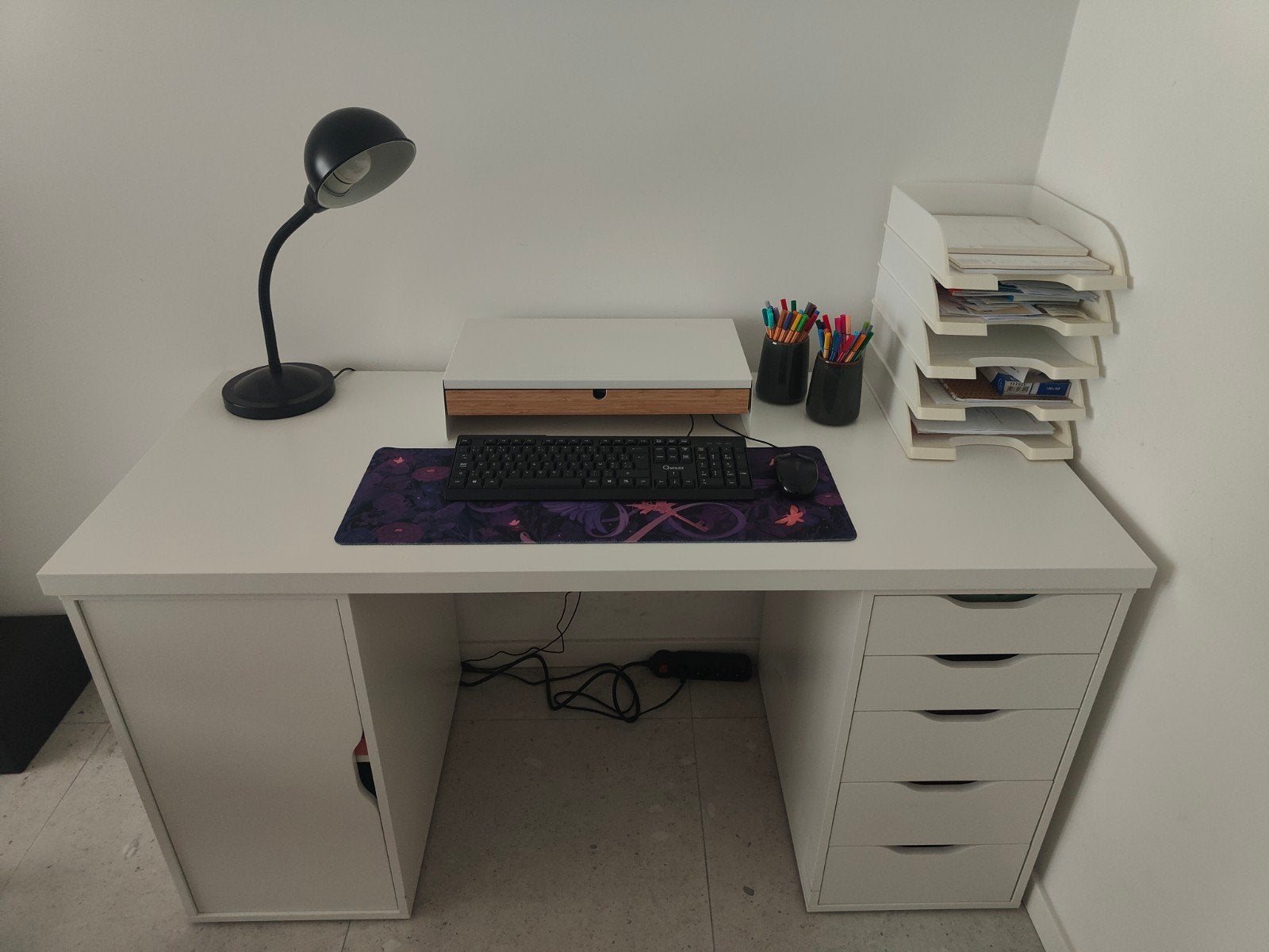 Bureau, Ophalen, Met lades, Spaanplaat of MDF, Zo goed als nieuw
