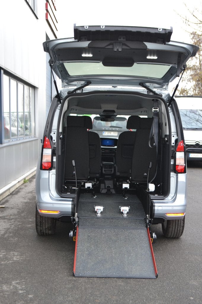 FORD TOURNEO CONNECT KORT - ROLSTOELAUTO - 1,5 BENZINE–AUT., Automaat, Euro 6, Bedrijf, Tourneo Connect