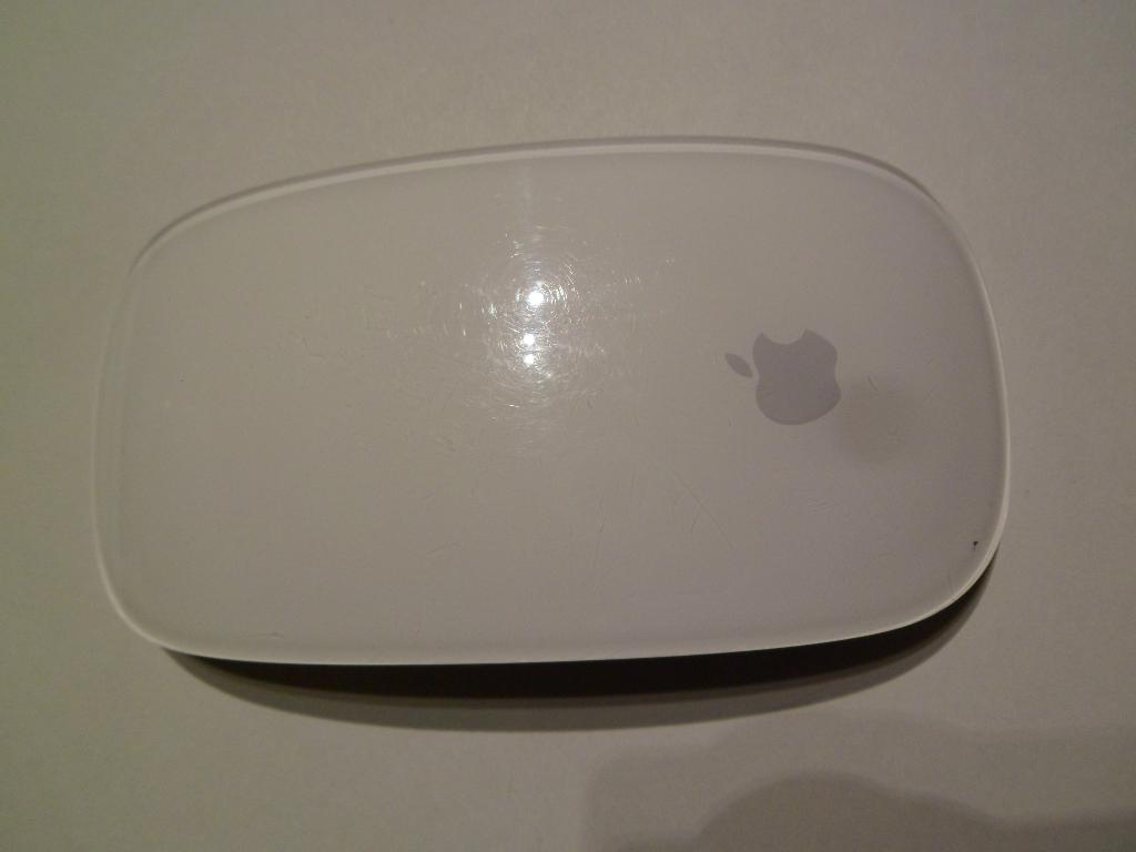 Souris Apple Magic Mouse originale (modèle A1296), Enlèvement ou Envoi, Utilisé, Sans fil, Souris
