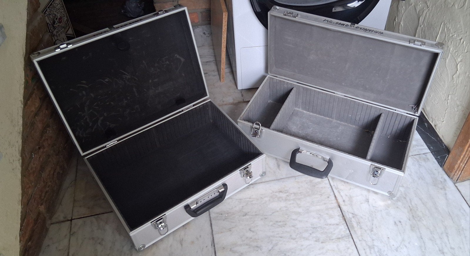 Valise outils, Enlèvement