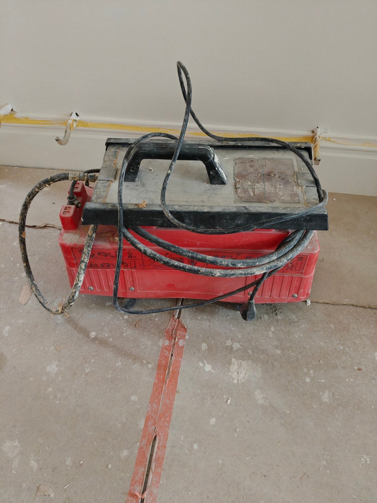 Professionele behangafstomer, Ophalen