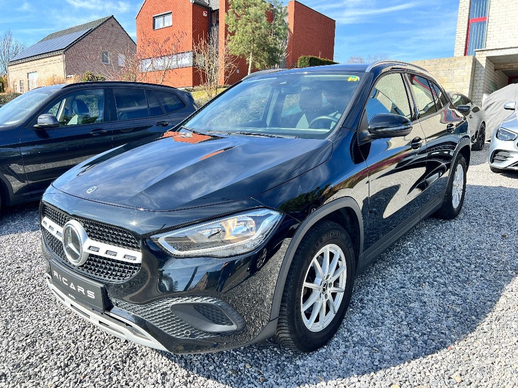 Mercedes GLA180d 2.0d Camera GPS Carnet Airco GARANTIE 1J, 4 cilinders, https://public.car-pass.be/vhr/77f1ea27-b7ea-437c-8dd1-4b5a0895e3b3?lang=fr