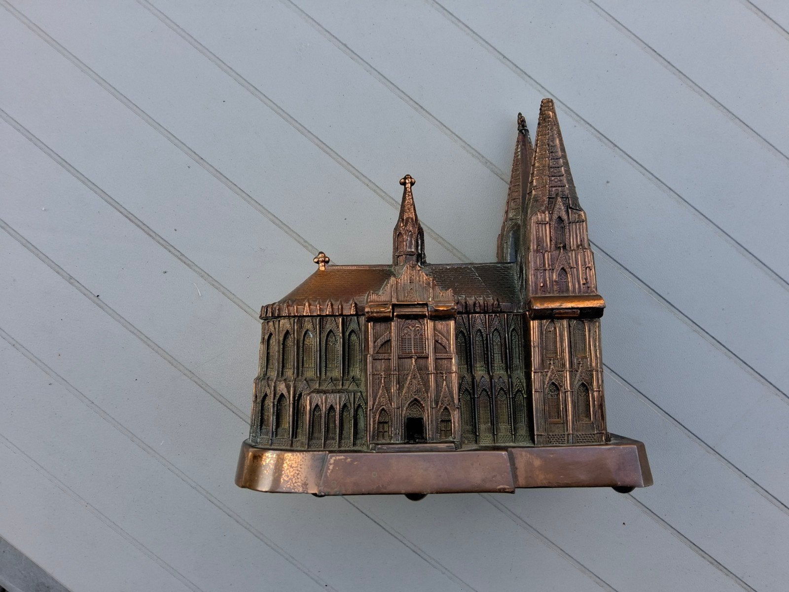 boîte à bijoux classique Cologne Dom Music avec clé, Antiquités & Art, Enlèvement ou Envoi, Bronze
