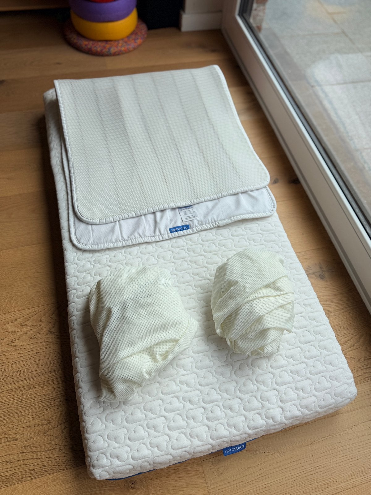 Aerosleep matras 120x60 met matrasbeschermer en 2 hoezen, Ophalen, Ademend, Jongetje of Meisje, Matrasbeschermer