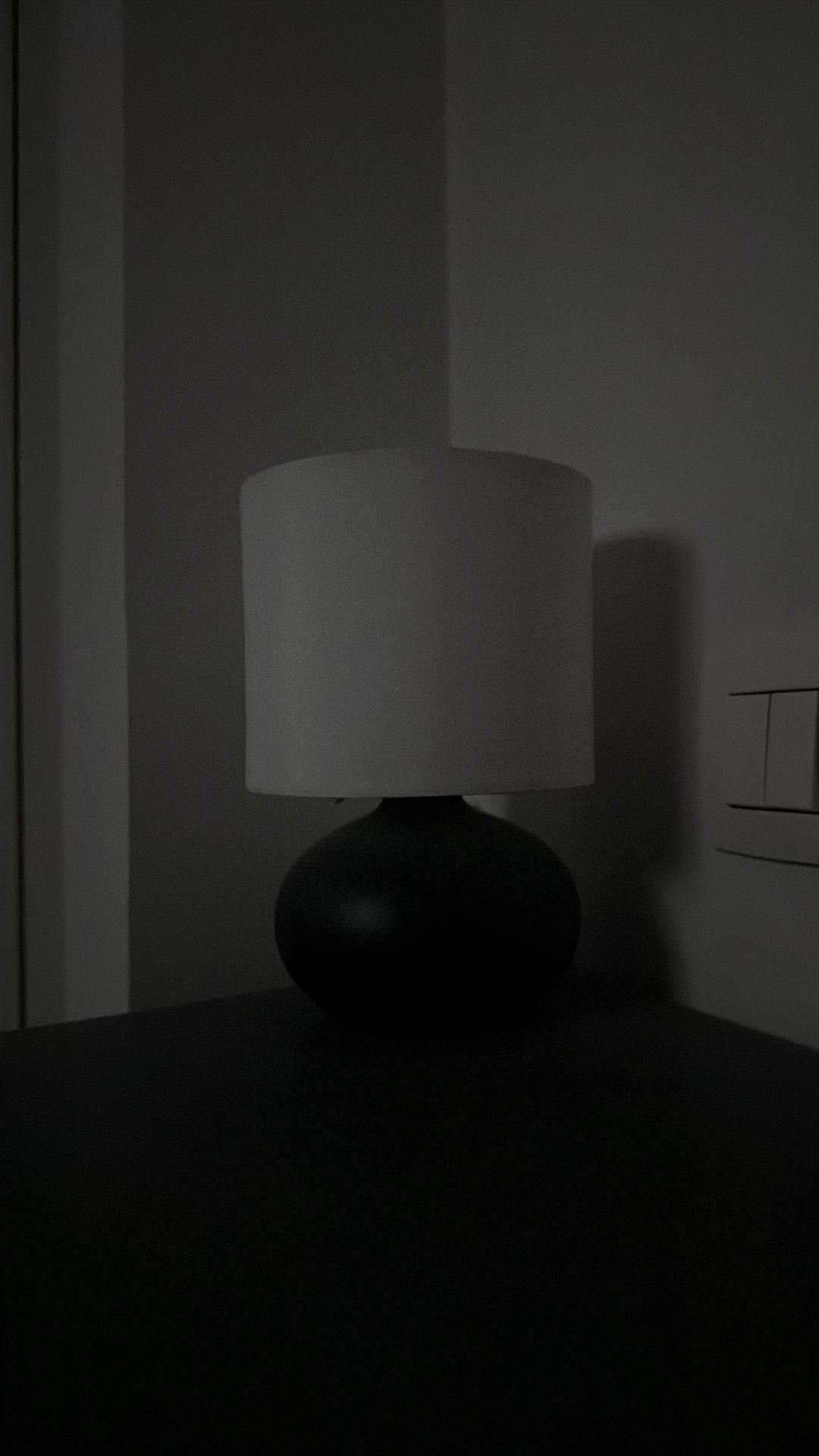 2 nachtlamjes met lamp., Huis en Inrichting, Ophalen, Tafellamp, Wit, Rond