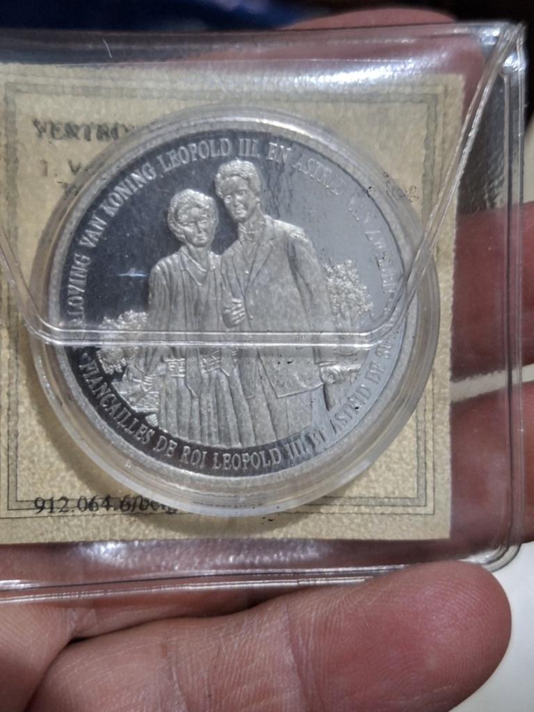 du Roi Léopold III et de la Reine Astrid.en argent., Timbres & Monnaies, Enlèvement ou Envoi