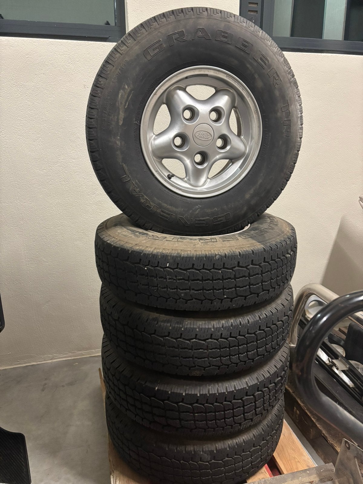 Banden met Land Rover Tornado velgen te koop!, Ophalen, Band(en)