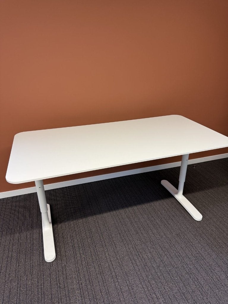 IKEA BEKANT bureau wit - 160x80 - meerdere stuks beschikbaar, Huis en Inrichting, Ophalen, Spaanplaat of MDF, In hoogte verstelbaar