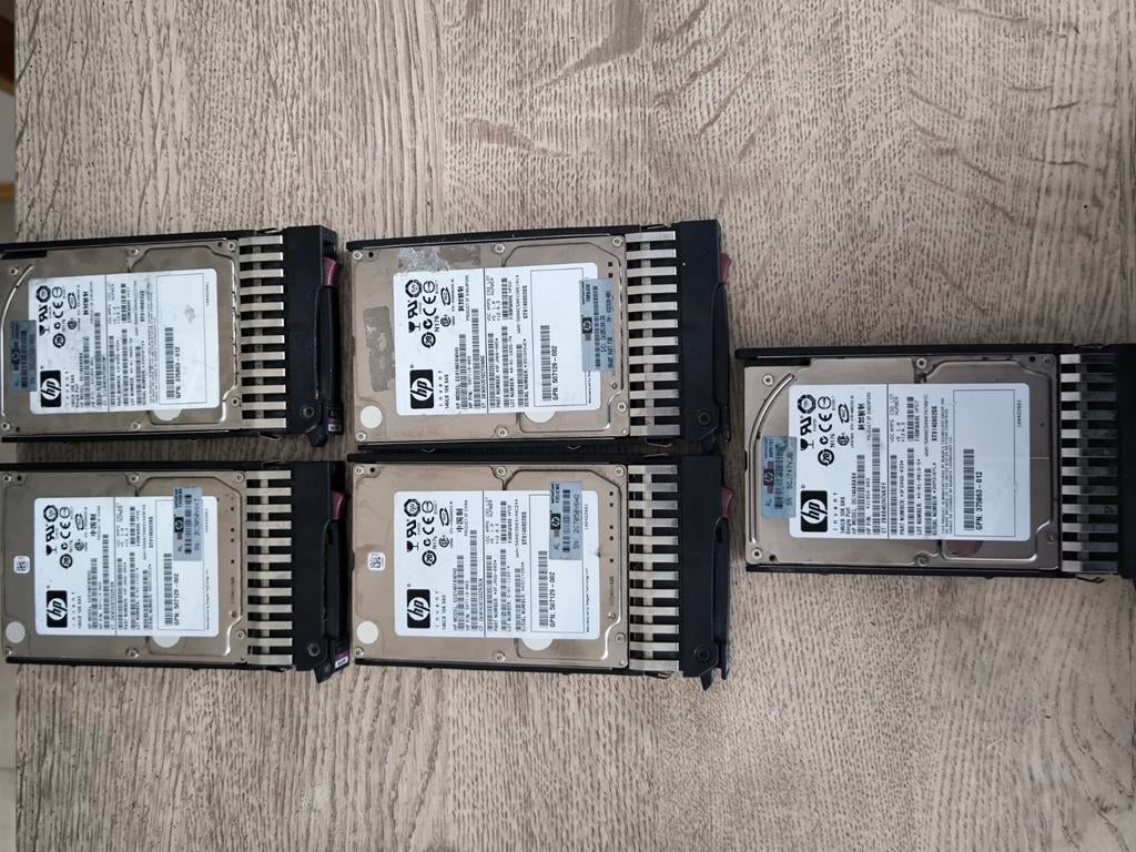 Lot de 5 disques durs professionnels HP SAS 146 Go (10K) - P, Informatique & Logiciels, Disques durs, Externe, Serveur, SATA
